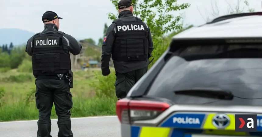 Ranná zrážka kamióna a dodávky pri Lade: Cesta je neprejazdná