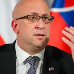 Ráž Vallovi diskusie odmietal, teraz pred ním stojí. Nastúpi do súboja?