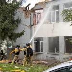 Ruský dron zasiahol univerzitu v Rivne a zranil 25 ľudí