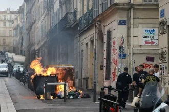 Slovenskí študenti podporili protesty vo Francúzsku, vyzvali vládu chrániť mladých