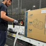 Súd rozhodol v spore amazonu v prospech zamestnancov, žiadajú preverenie postupu úradu