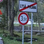 Tatranský unikátny dizajn ticho chátra. Nové vlajky namiesto záchrany kovaných kamzíkov?