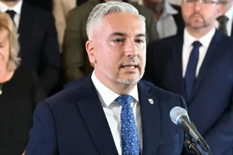 Tesný súboj v Košiciach: Trnka porazil kandidáta veľkej opozície a udržal si župu