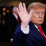 Trump po protestoch vo Francúzsku žiada uzavretie hraníc a tvrdo kritizuje migráciu