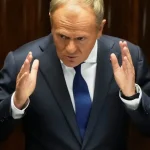 Tusk kritizuje ukrajinské oslavy UPA. Poľsko údajne pozastavilo rokovania o pomoci