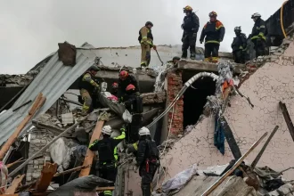 Útok na Charkov: Ruské riadené bomby zabili päť ľudí a desiatky zranili
