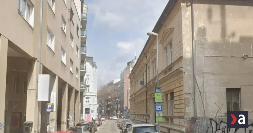 V centre Bratislavy uzatvorili cestu, hrozí pád steny