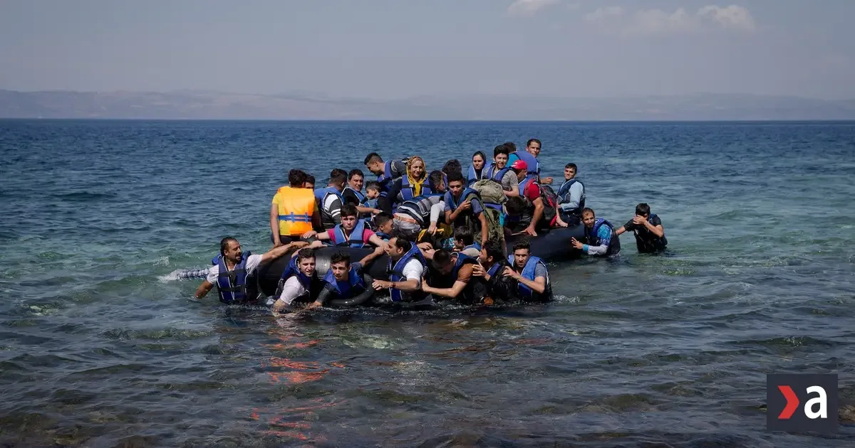 V Egejskom mori zahynulo 12 migrantov, jedno plavidlo sa zrazilo s pobrežnou strážou
