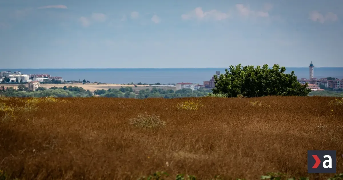 V nedeľu sa od západu zatiahne, miestami zaprší, na horách hrozí víchrica