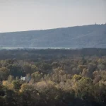 V noci udrú mrazy až do -5 stupňov, na cestách hrozia hmly