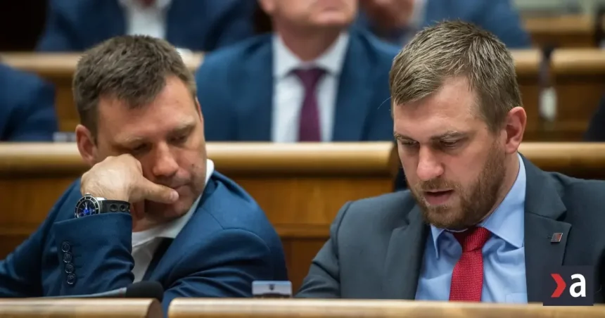 V parlamente pôsobí deväť nezaradených poslancov, šiesti z koalície