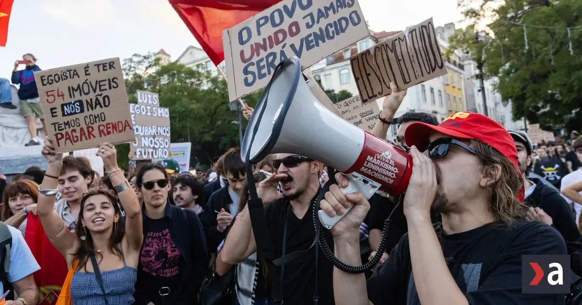 VIDEO: Bývanie dražie, mzdy nestačia. V Lisabone protestovali desaťtisíce ľudí