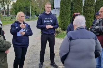 Volebná dráma v Kežmarku: Tesný výsledok, Ferenčákov pád oslavovali pred jeho domom