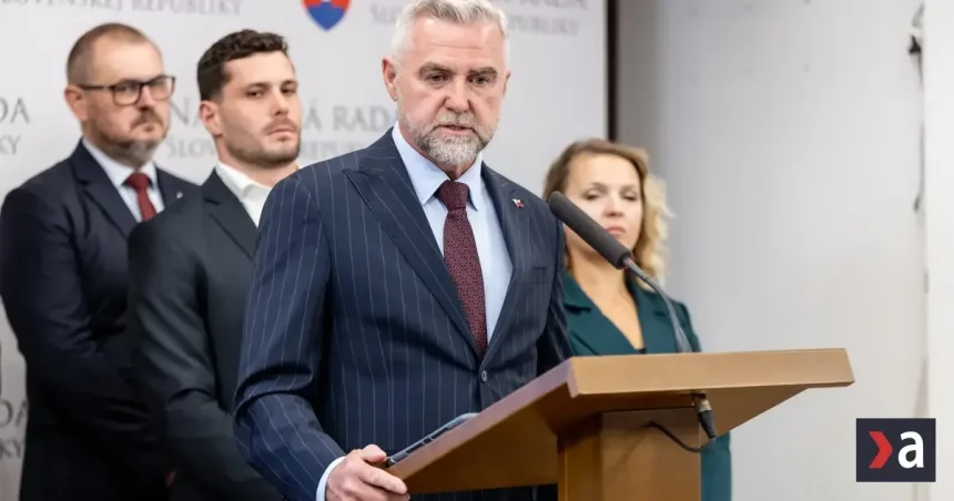 Za stabilitu v koalícii by som ruku do ohňa nedal, priznáva Tibor Gašpar