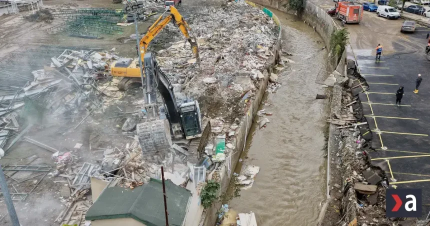 Záplavy v Istanbule majú už päť obetí, ďalší ľudia sú nezvestní