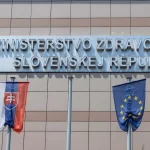 Zmeny v pandemickej komisii prinesú menej stálych členov a online rokovania