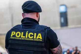 Zrážka dvoch nákladných áut na R1 spomalila premávku smerom na Nitru